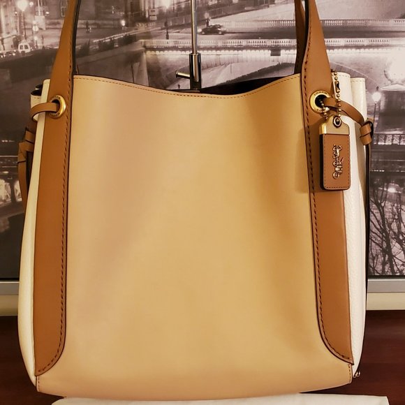 Coach - Harmony - Picture 2 of 13